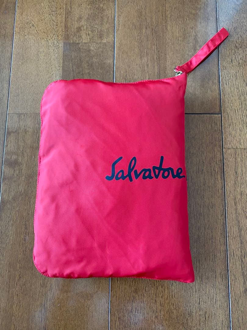 依頼者専用　Salvatore Ferragamo レインコート 折りたたみ　赤