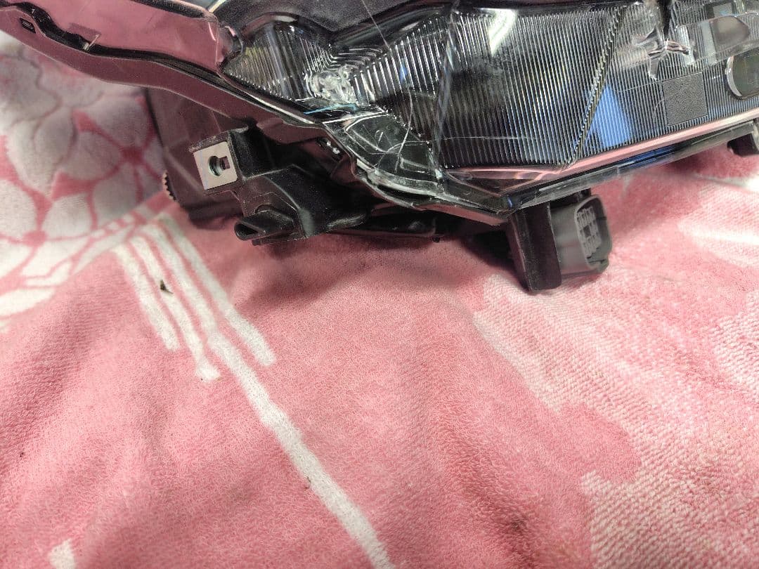 マツダ　MAZDA2 LEDライト右　DJLAS 中古品