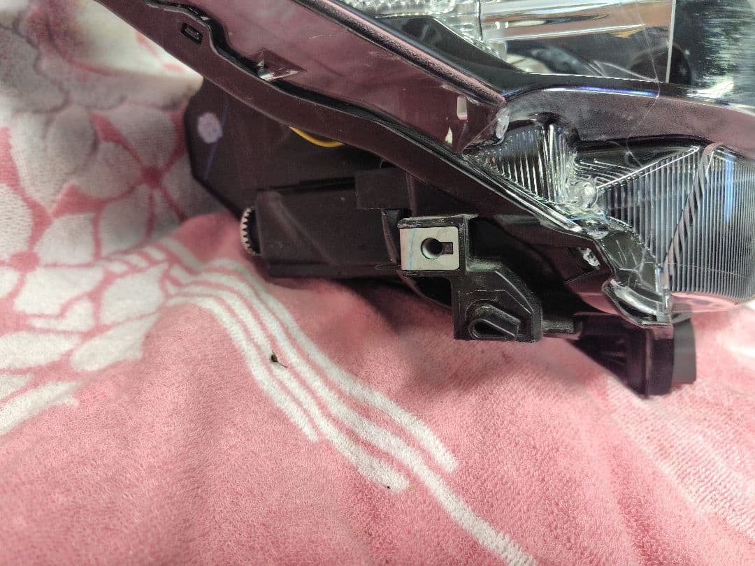 マツダ　MAZDA2 LEDライト右　DJLAS 中古品