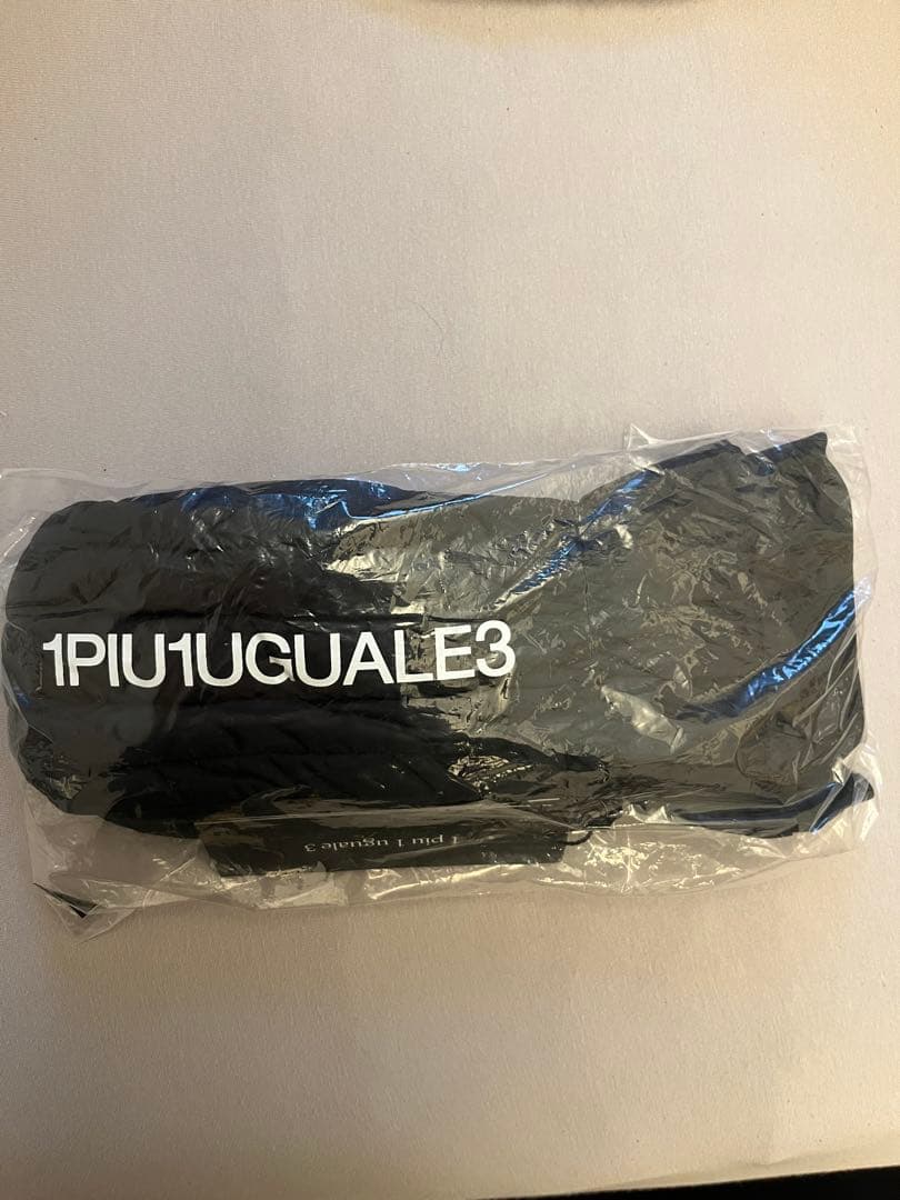【シーズン売切限定値下】新品未使用1PIU1UGUALE3 手袋 ブラックミトン