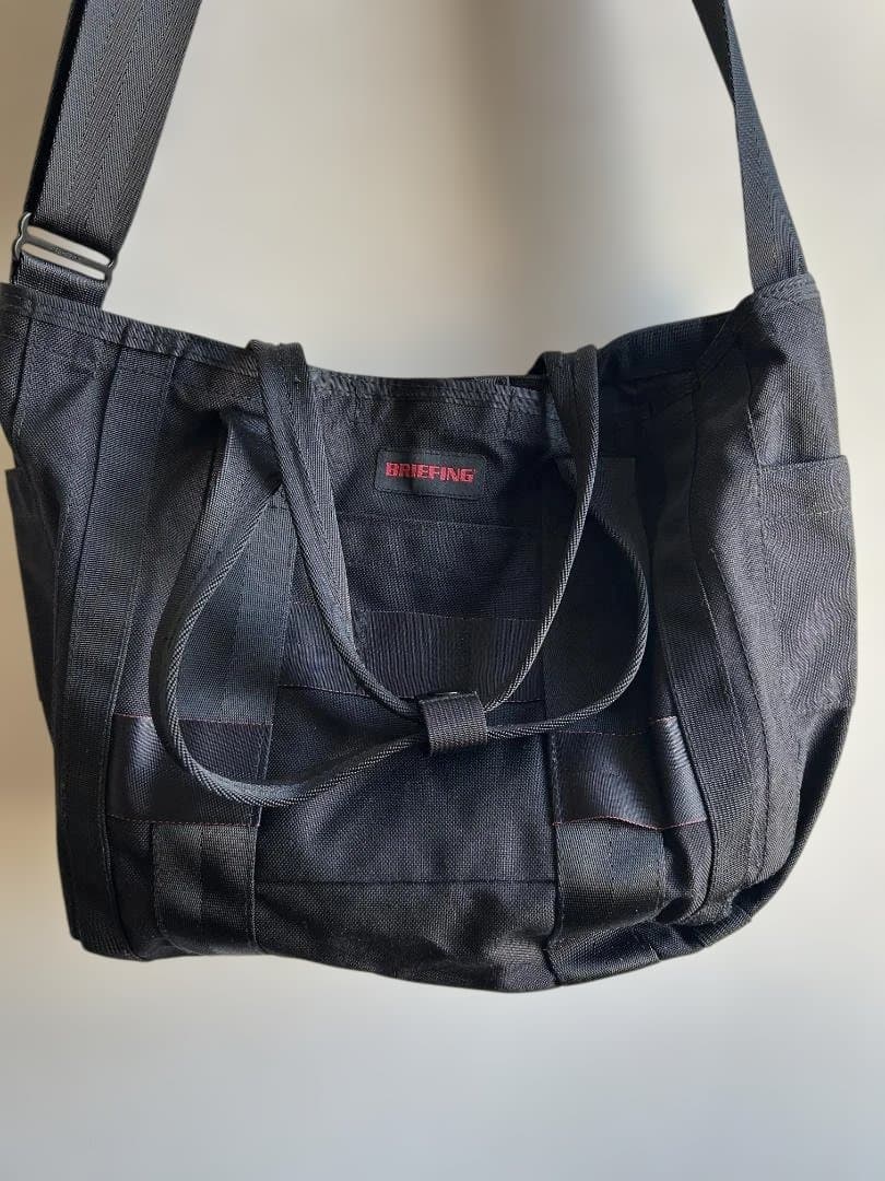 美品 BRIEFING 2WAYトート ブラック A4収納 長さ調節ショルダー付