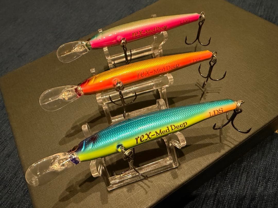サクラマスルアー　3本セット　ザウルス