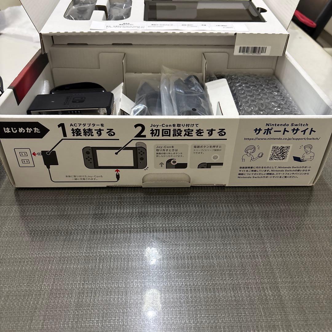 n*.様 Nintendo Switch フルセット ブラック 充電器、本体ケー