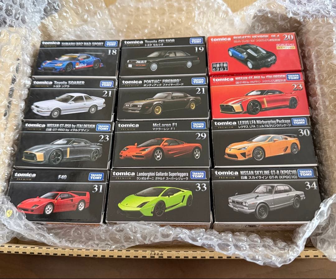 ウ*ギ様 トミカ　プレミアム　ミニカー12台セット　①