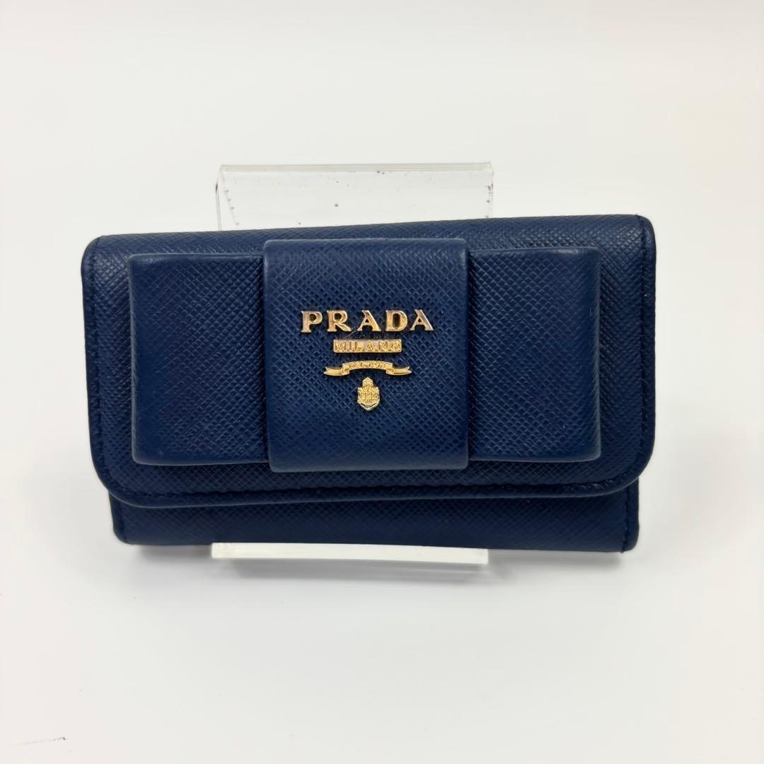 美品　PRADA プラダ　サフィアーノレザー　6連キーケース ネイビー リボン