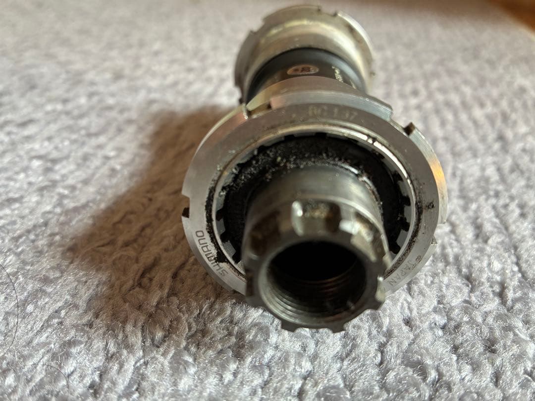 Shimano BB-7700 ボトムブラケット 109.5mm