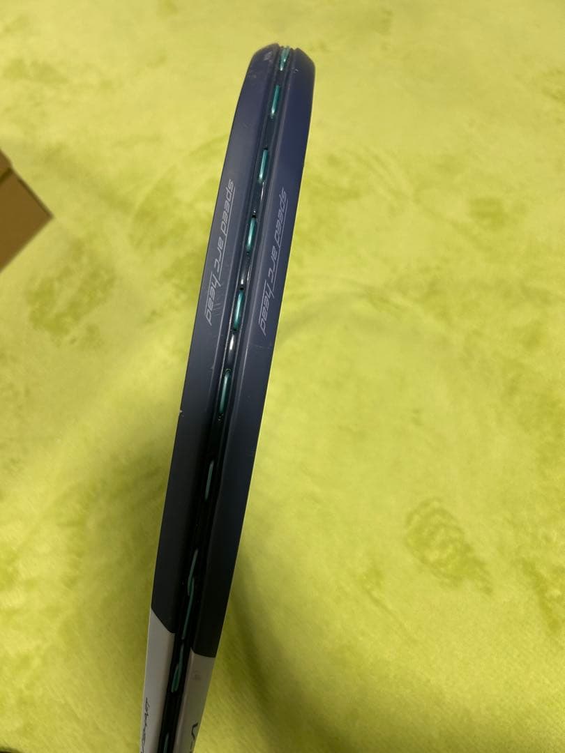 MIZUNO 軟式用前衛テニスラケットです。