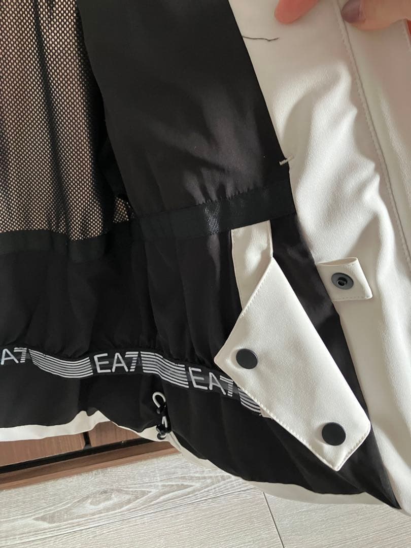 ARMANI スノーウエア　白　上下セット　セール