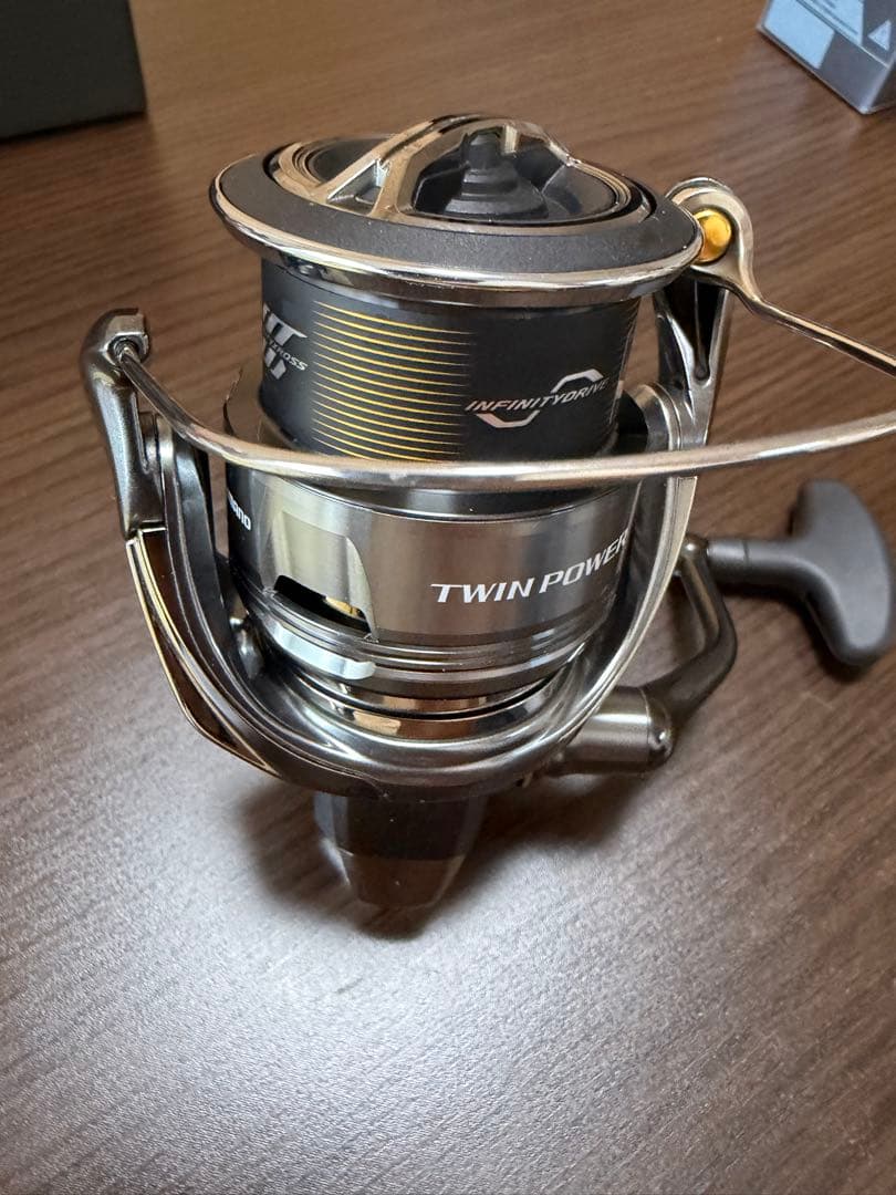 シマノ　ツインパワー 4000MHG スピニングリール　 おまけ付き