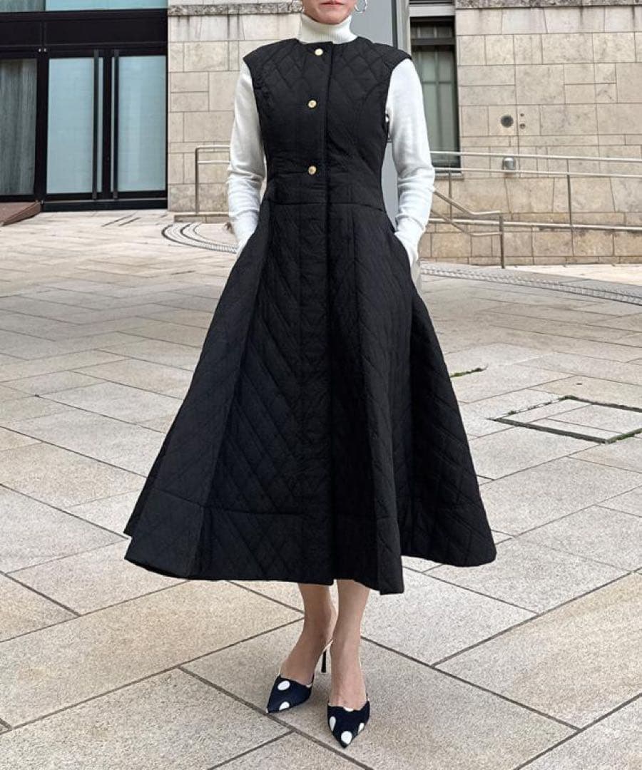 美品 JENNEジェンヌ 2WAY機能綿キルティングジレワンピース S ブラック