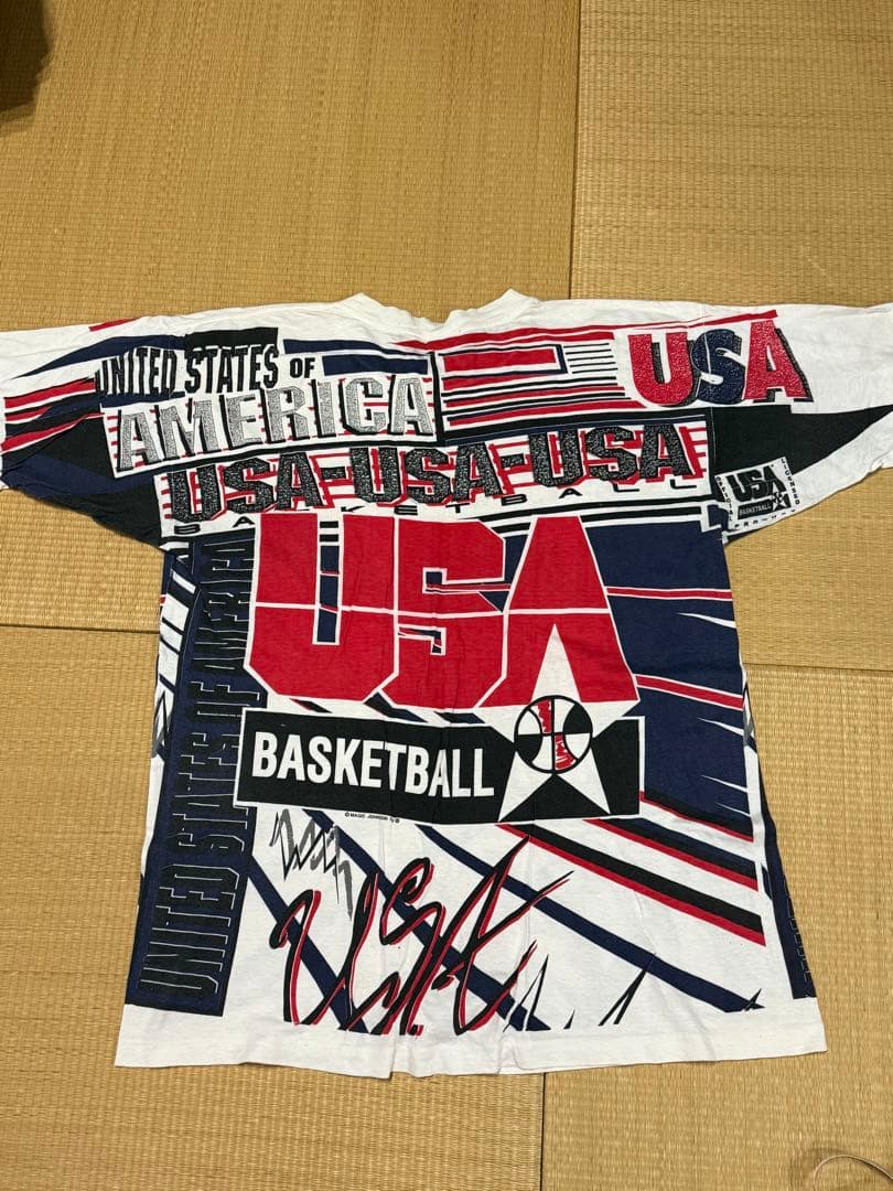 USAバスケットボール サイン入りTシャツ