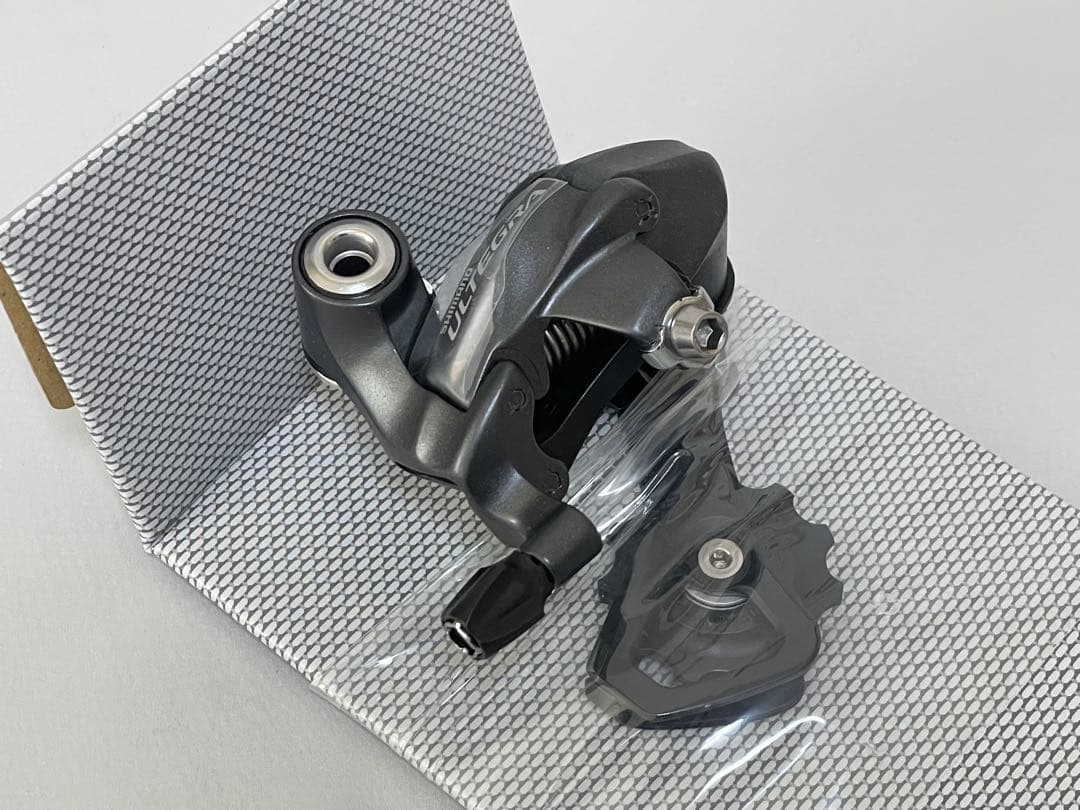 シマノULTEGRAリヤ変速機RD-6700-A-SS新品