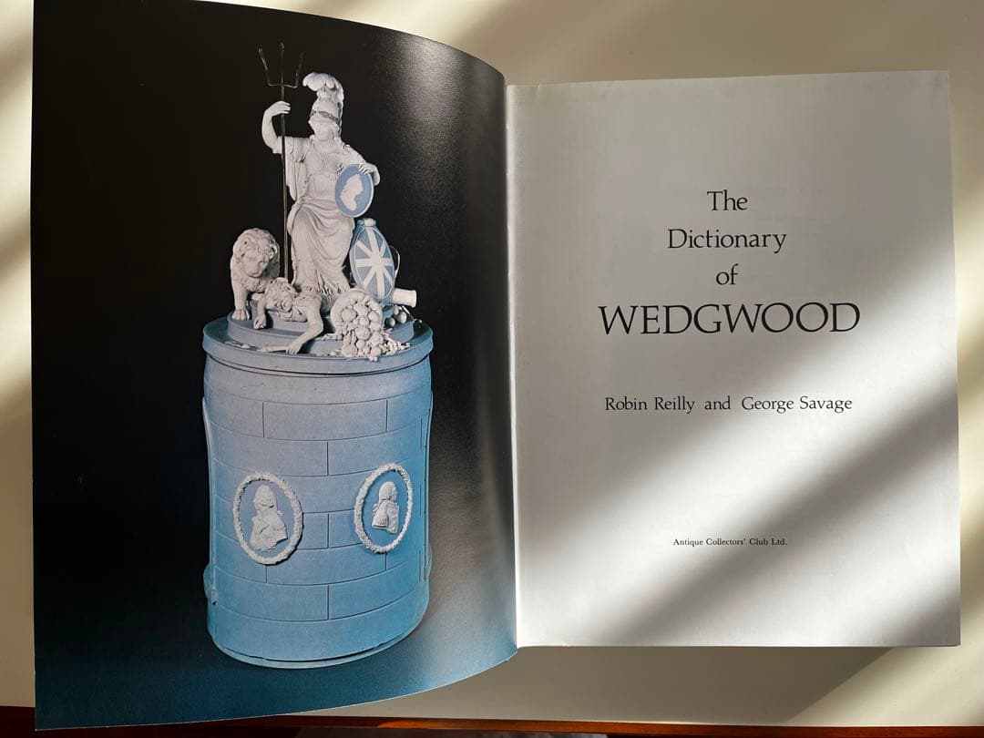The Dictionary of  ウエッジウッド　　洋書