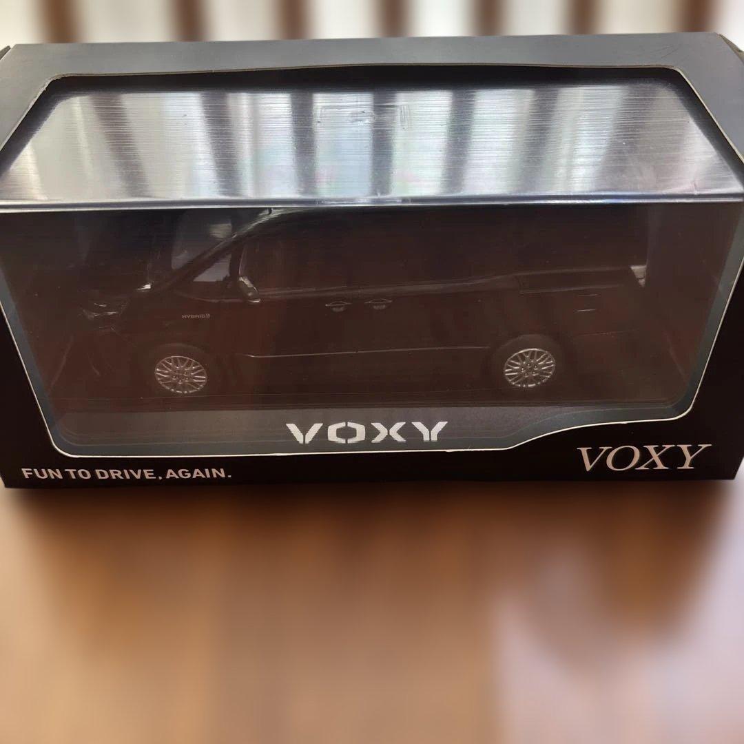 ヴォクシー　VOXY ミニカー　黒　トヨタ