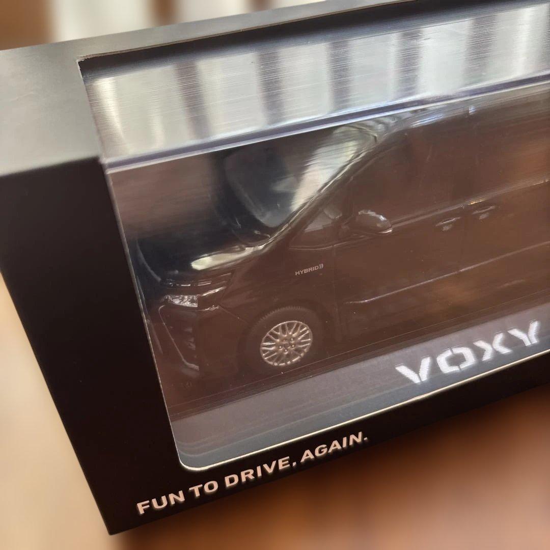 ヴォクシー　VOXY ミニカー　黒　トヨタ