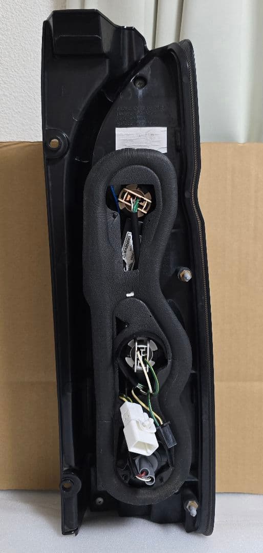 415 コブラ　ハイエース 200系 　テールランプ 左用