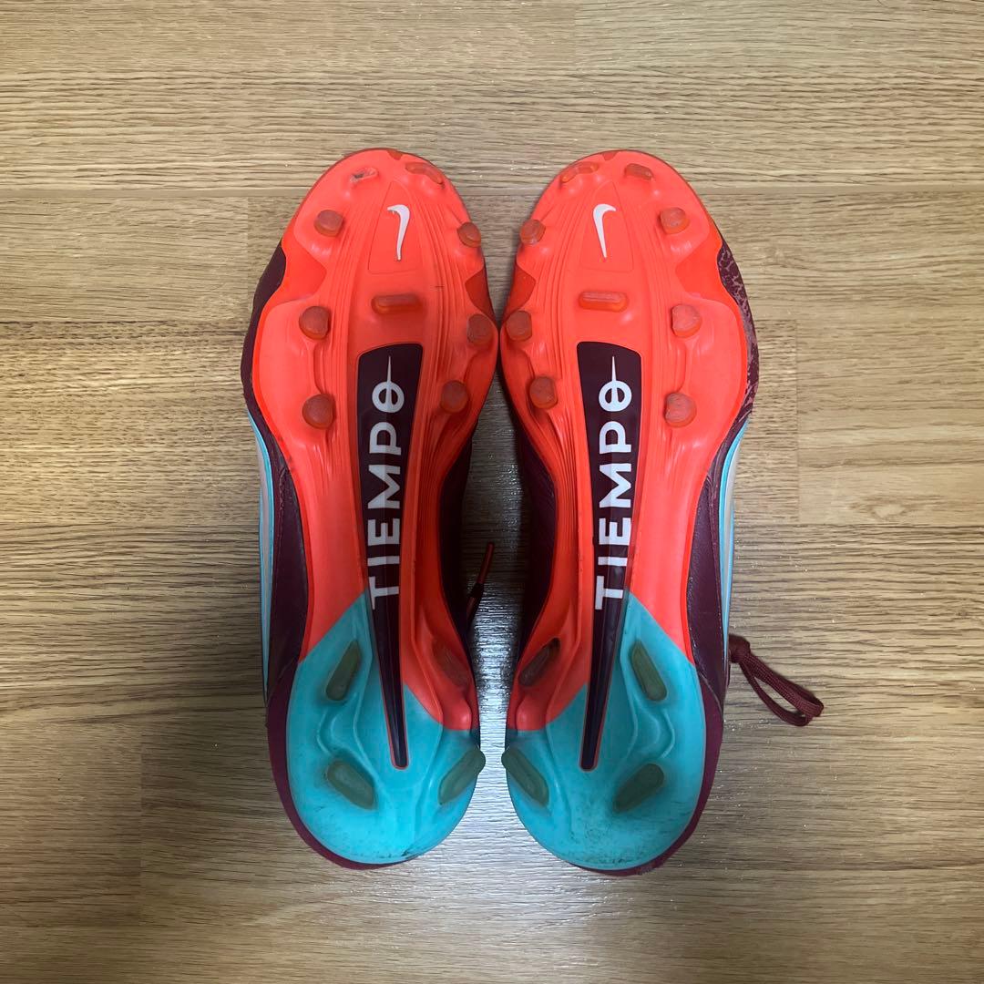 サッカースパイク　ナイキ　ティエンポ　FG