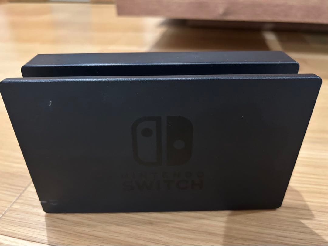 Nintendo Switch 本体　赤/青　専用ケース付き