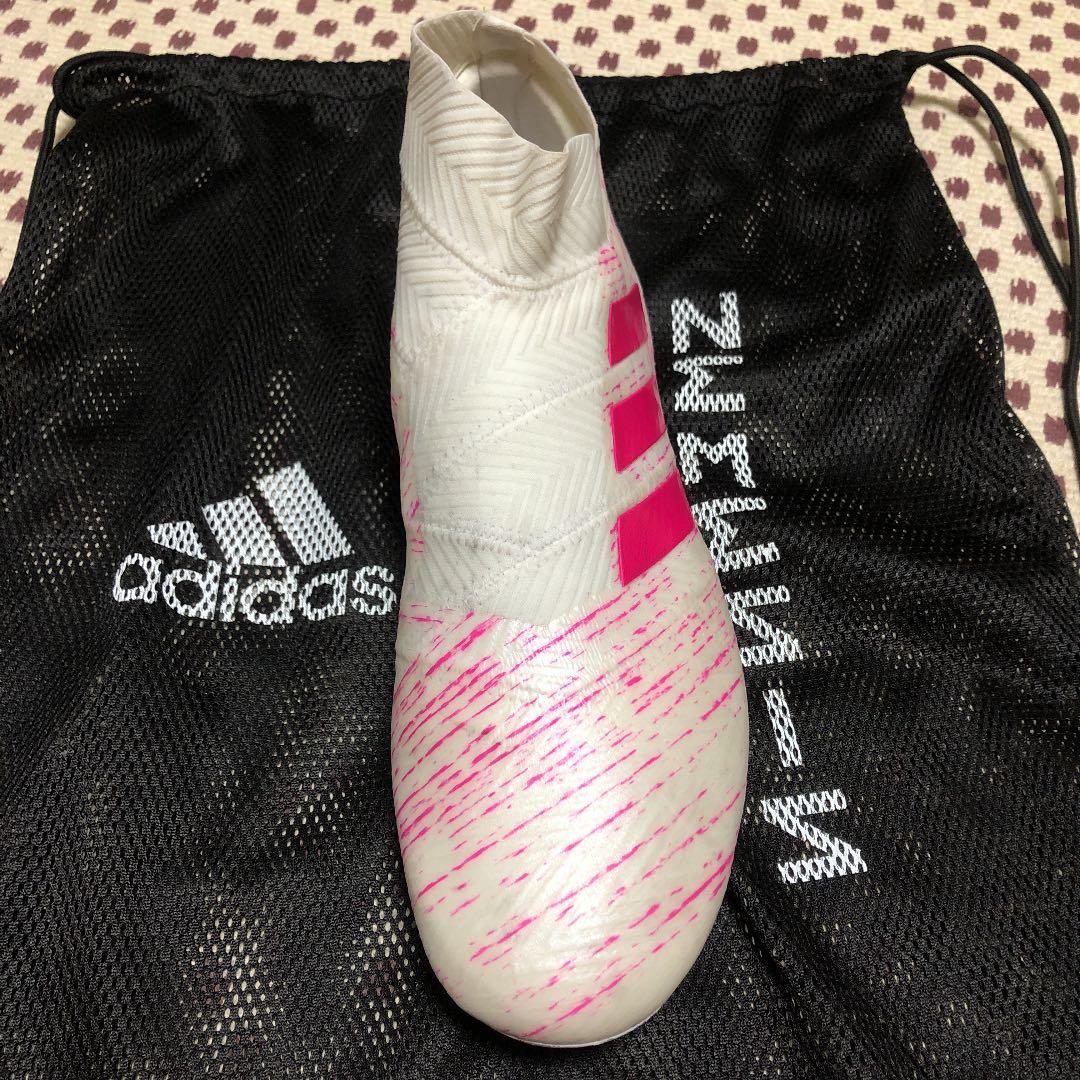 サッカースパイク ネメシス紐なし28cm