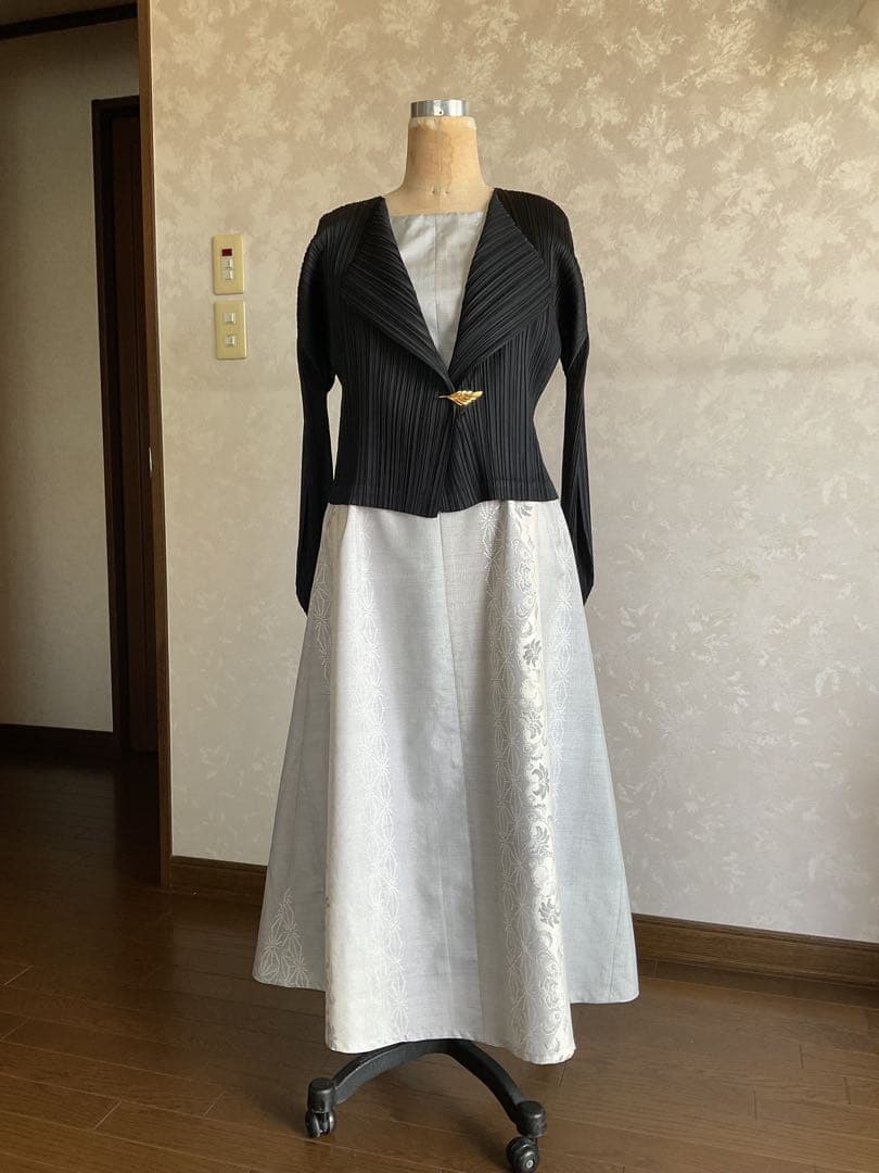 着物リメイクワンピース　　白大島からドレス