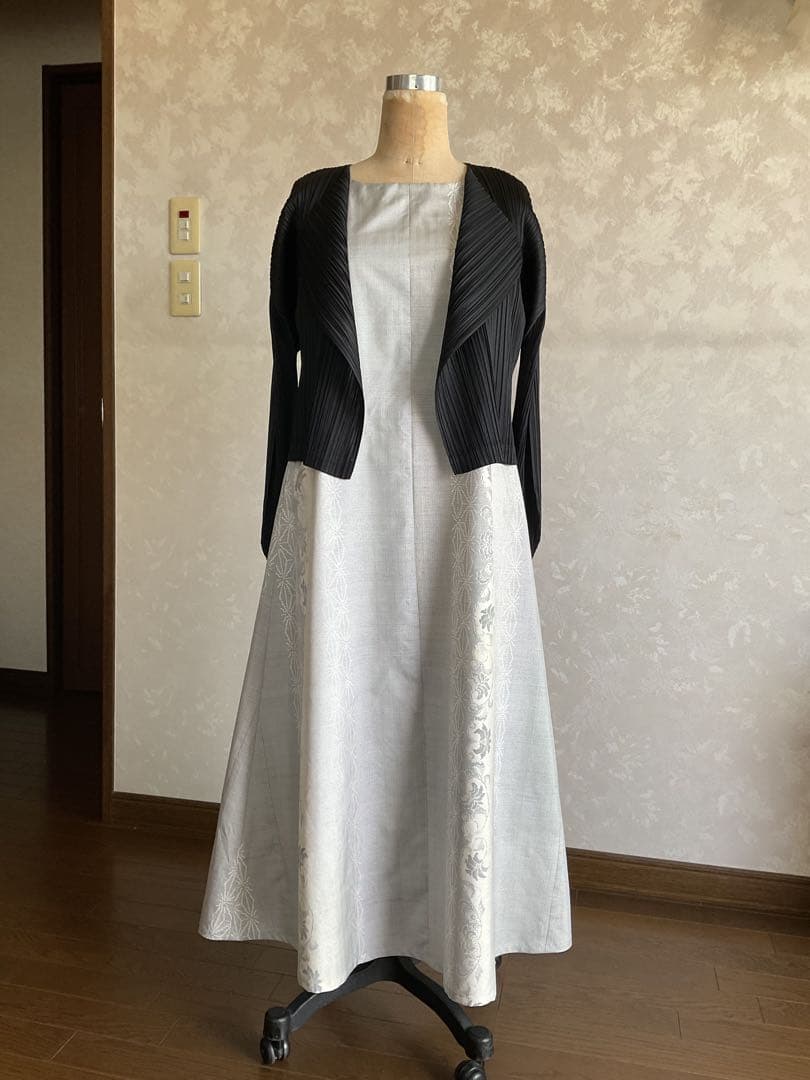 着物リメイクワンピース　　白大島からドレス