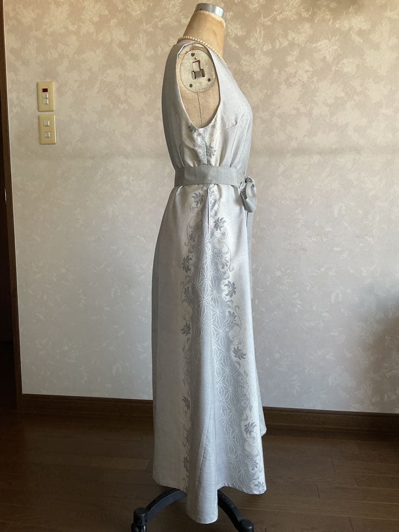 着物リメイクワンピース　　白大島からドレス