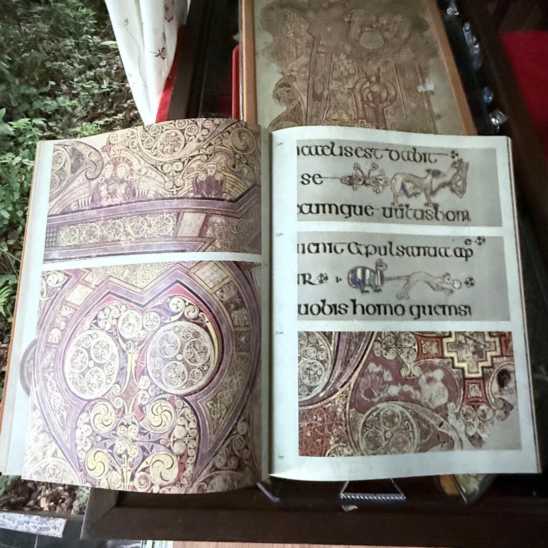 2182様感謝‼️至宝‼️世界で最も美しい本『ケルズの書』テムズ＆ハドソン社　洋書