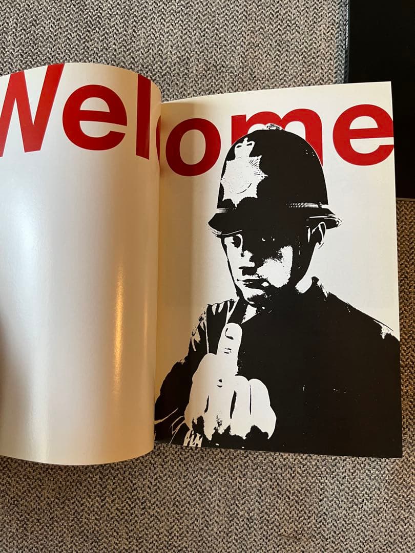 Banksy バンクシー作品集2冊 Banging/Existencilism