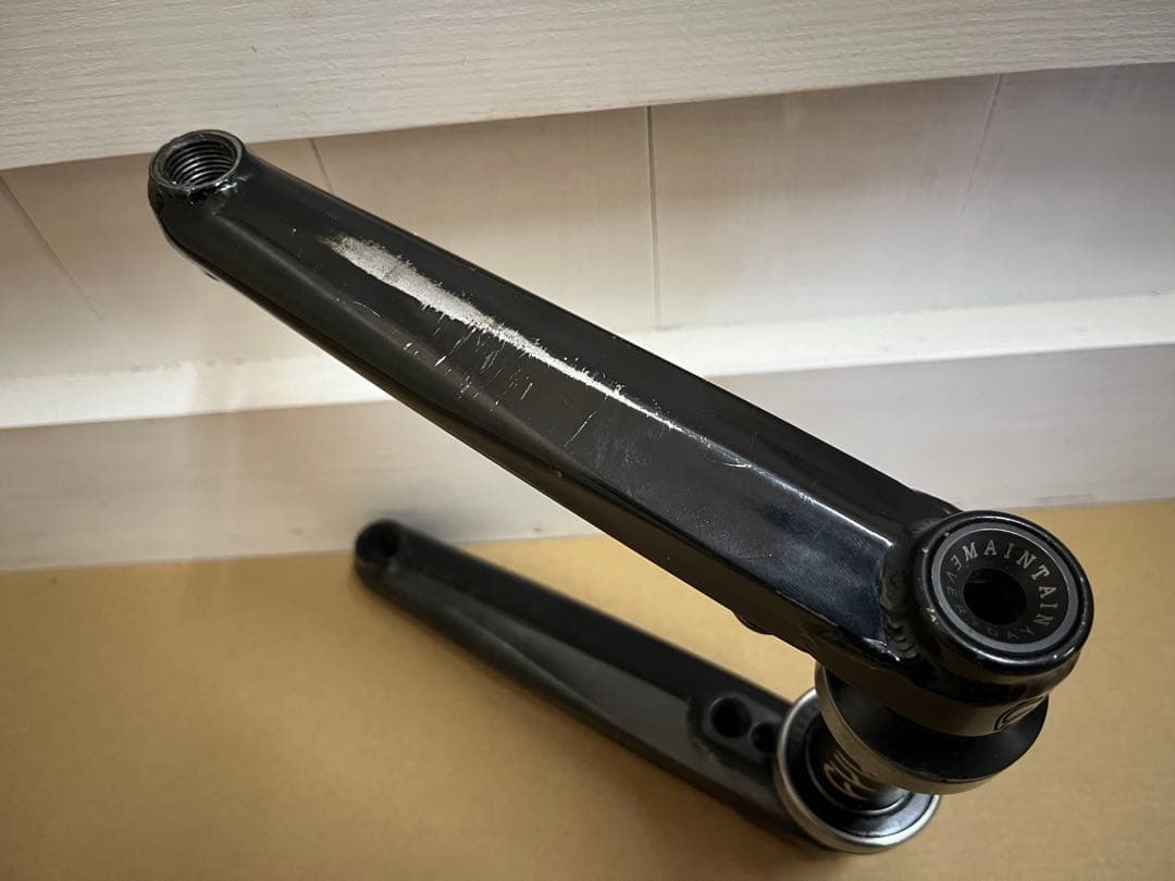 BMXクランク Cult Hawk V2 Cranks 165mm BB付き