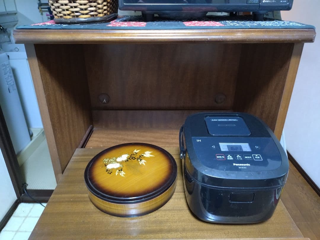 天然無垢材使用　レンジ台 （家電等は付きません）