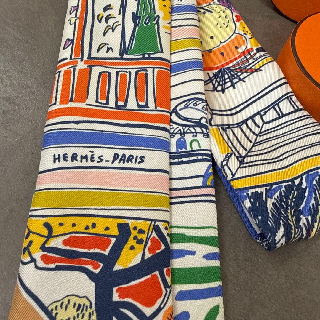 専用　HERMÈS カラフルアートスカーフ＋シャネルブローチ