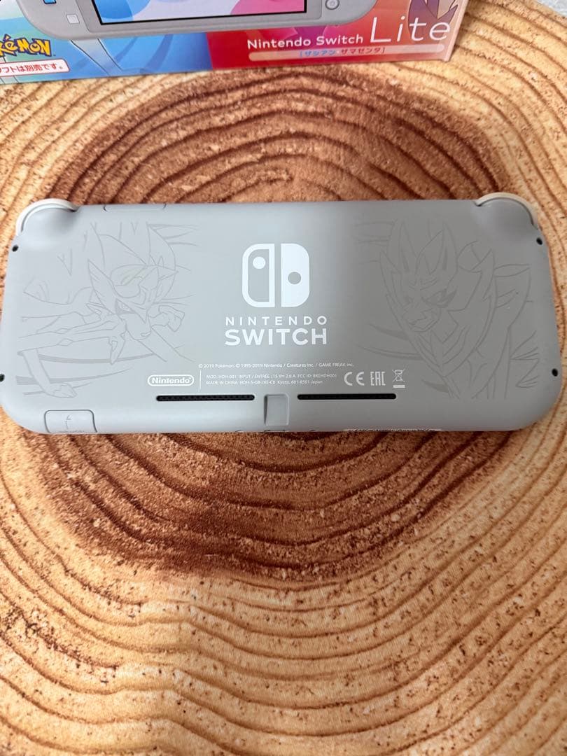 Nintendo Switch Lite ［ザシアン・ザマゼンタ］本体