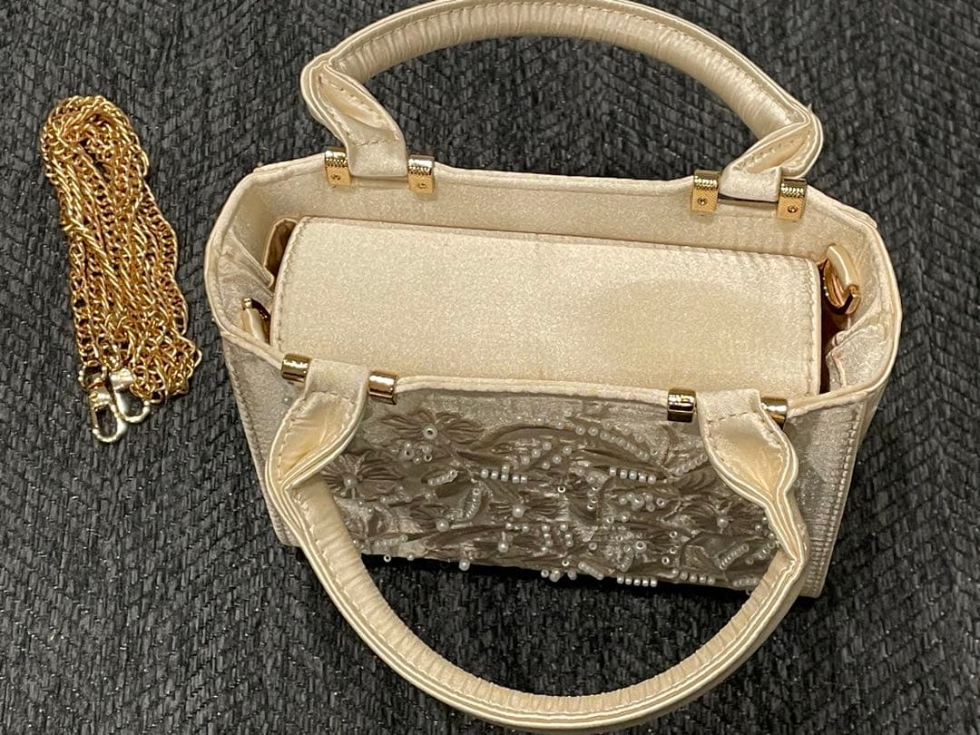 【新品】ZARA ハンドバッグ サテン風フェイクパールバッグ