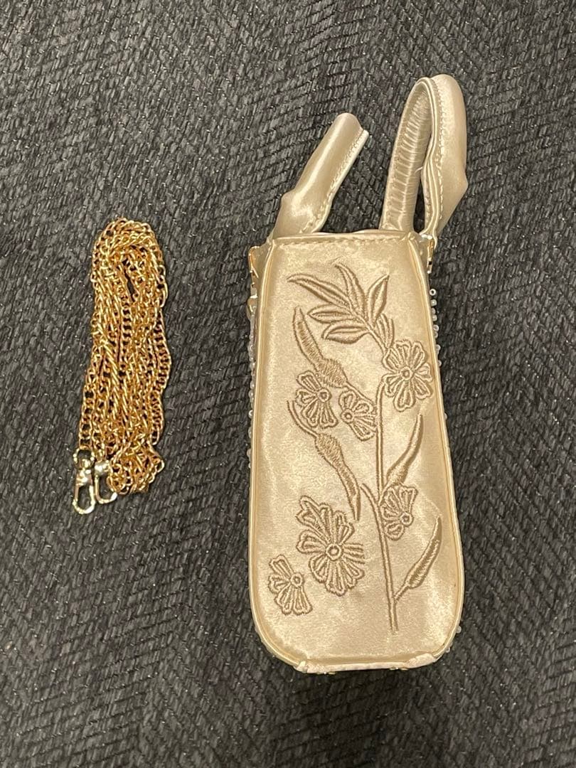 【新品】ZARA ハンドバッグ サテン風フェイクパールバッグ