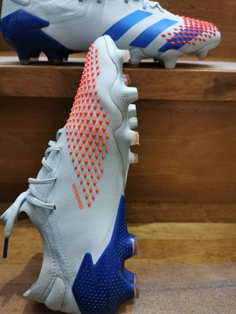 adidas スパイク