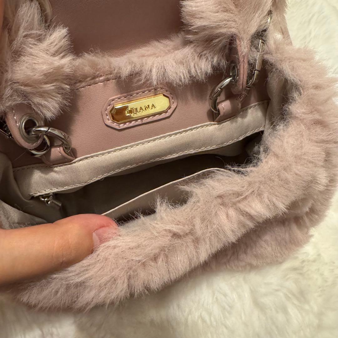 【極美品】Diana ビジュー付きファーバック　ピンク