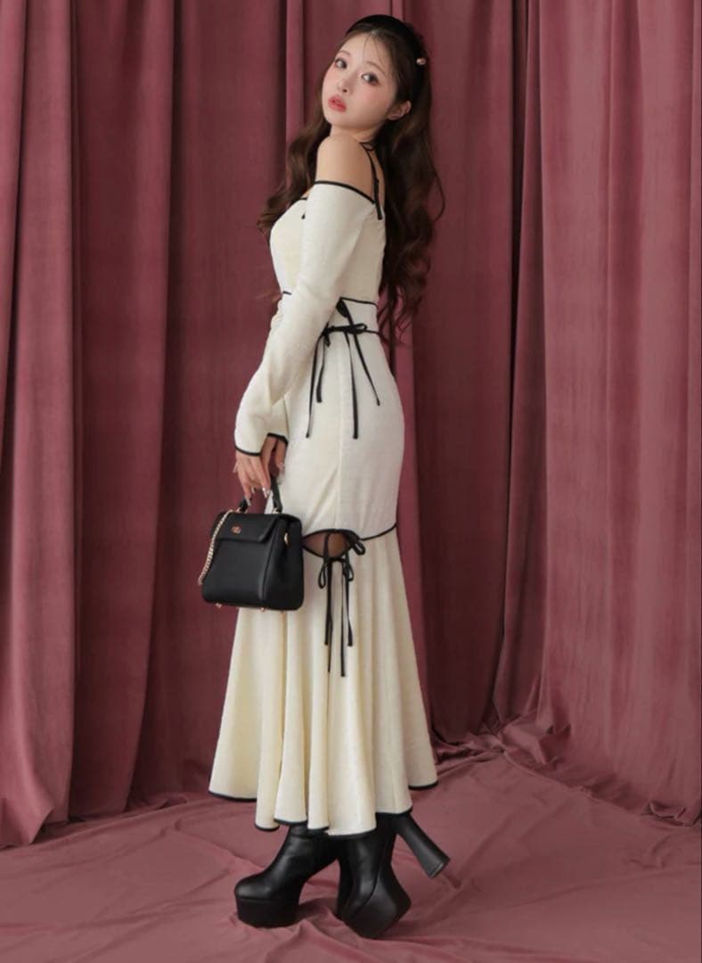 ワンピース Side ribbon cutout onepiece(eme10783)