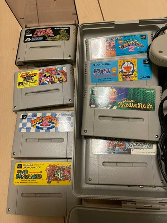 ファミコンとカセット