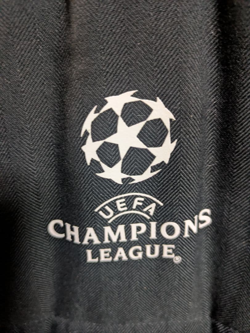 アディダス UEFAチャンピオンズリーグ レアルマドリード 中綿ジャケット
