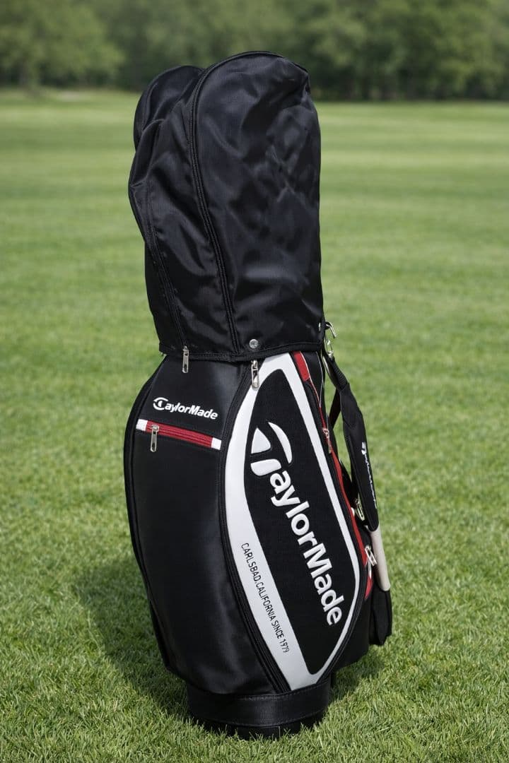 【オンライン限定】新品未使用タグ付き TaylorMade 軽量　キャディバッグ