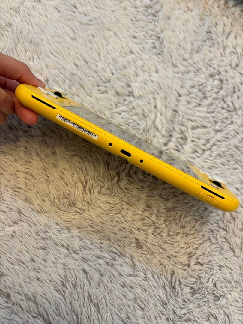 Nintendo Switch Lite イエロー 本体　ケース付き