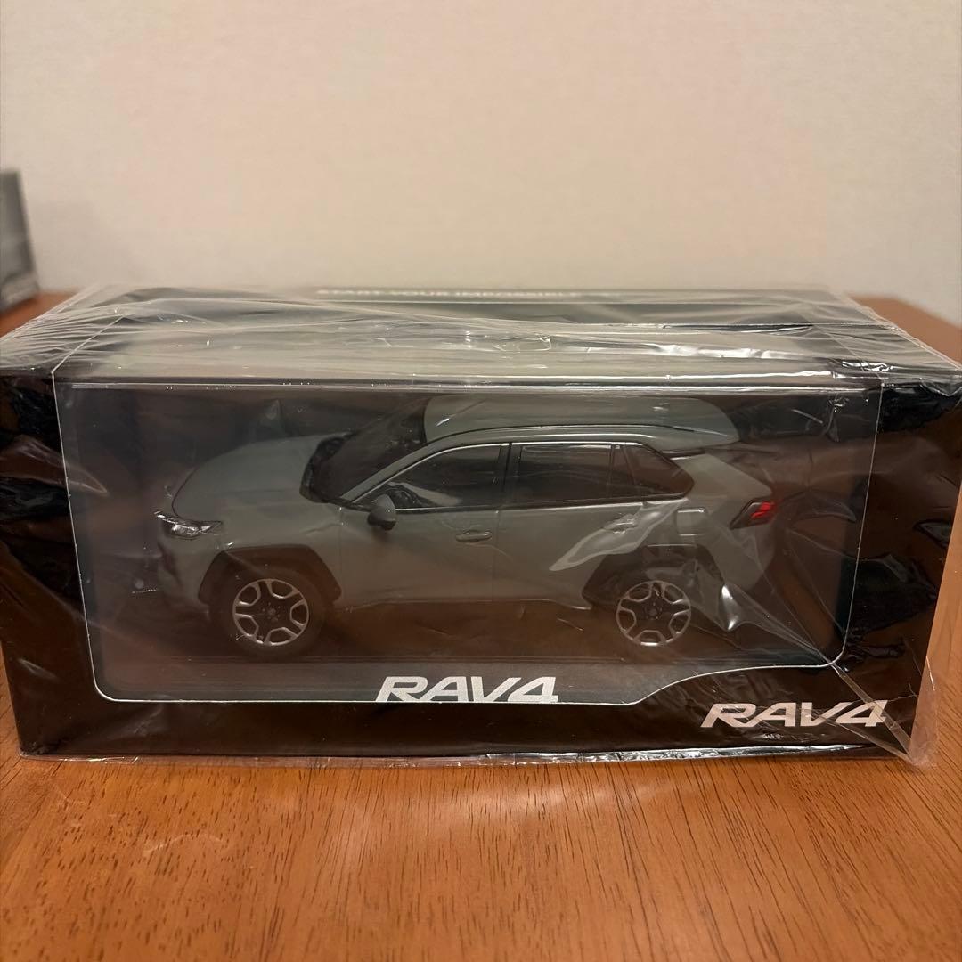 x*a様 RAV4 ミニカー 1/30スケール グレー