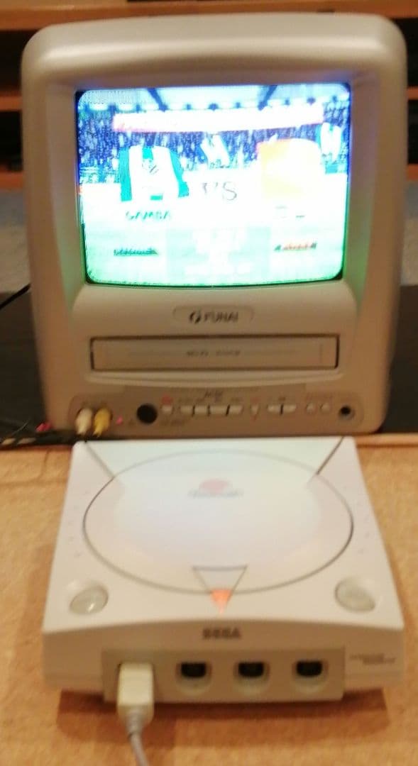 セガ ドリームキャスト 本体 + コントローラー2個+ メモリーカード3個