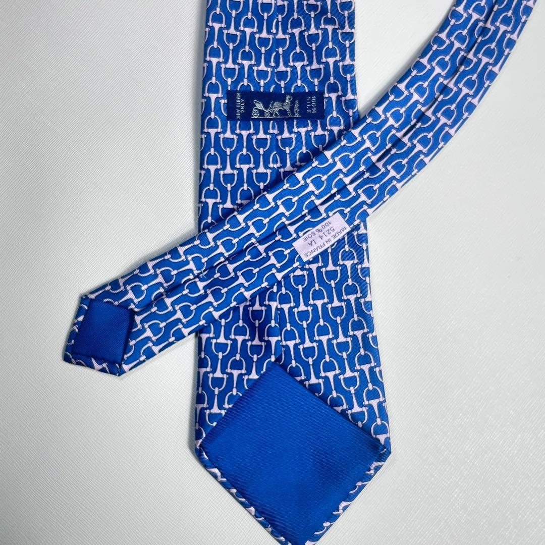 【極美品】HERMESエルメス　ホースビット総柄　青色 シルクネクタイ
