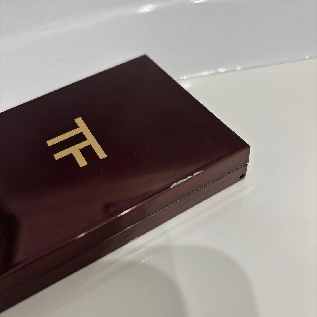 TOM FORD アイカラークォード　01S メタリックモーブ