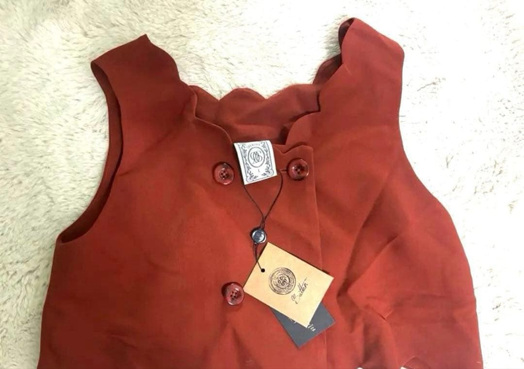 tnewties 〈そばかすができた〉 スカラップデザインダブルブレストベスト