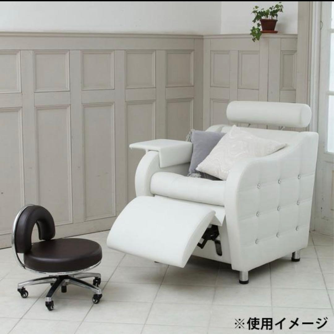 美品未使用／スツール　Donu ネイルスツール　フットチェア　ネイルチェア