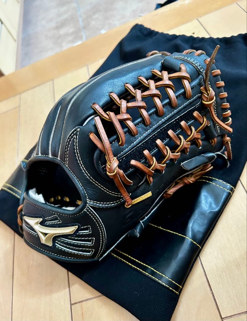 Mizuno グローバルエリート　軟式グローブ　袋、型崩れ防止セット　美中古
