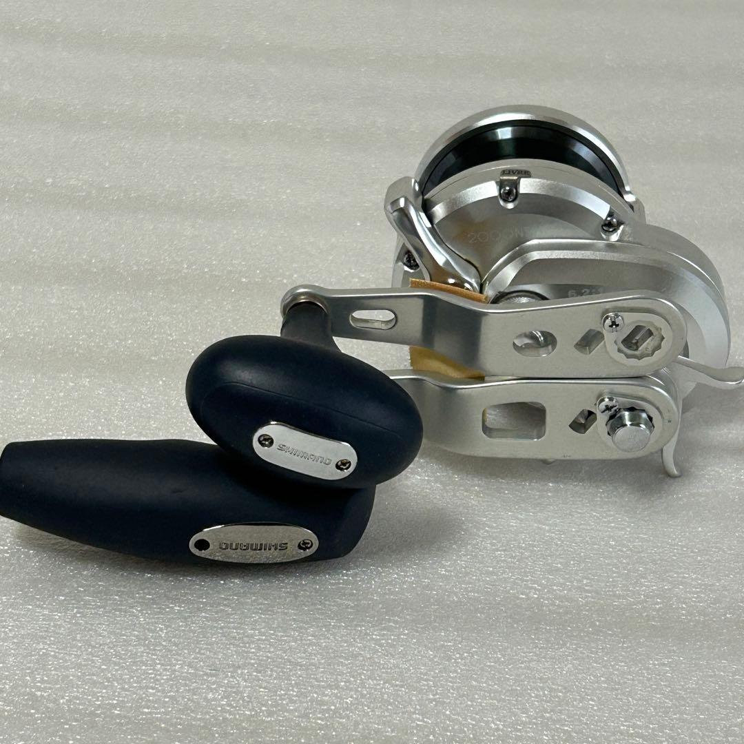 シマノ 11オシアジガー 2000NRHG 3000ハンドル他 オプション多数