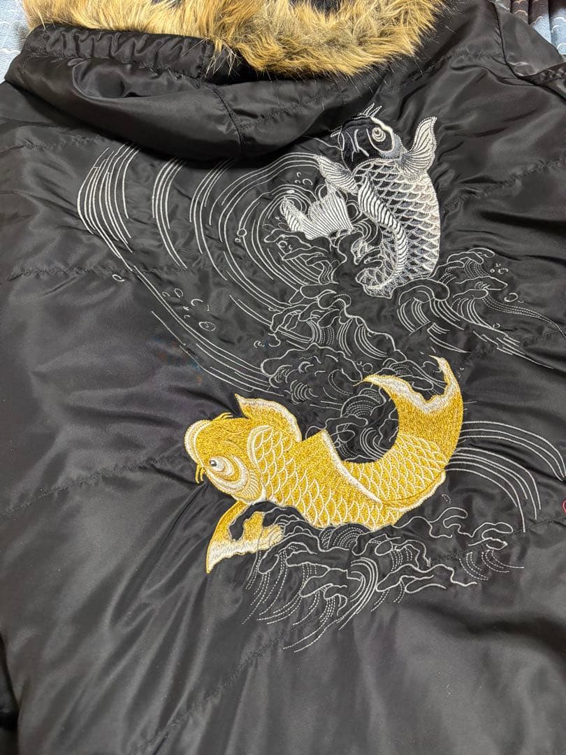 【絡繰魂】中綿フードブルゾン　波涛鯉　ブラック　大きい　刺繍　黒　Y2K